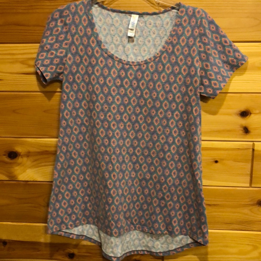 3/15. LuLaRoe short sleeved shirt